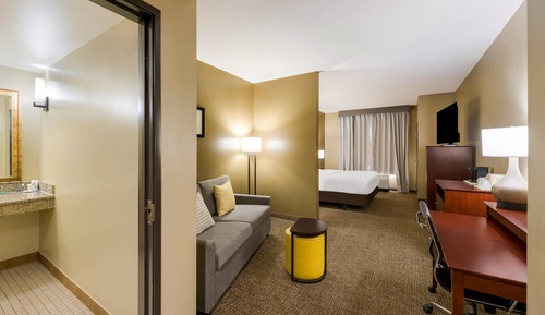 Suite, 1 King Bed, Accessible, Non Smoking