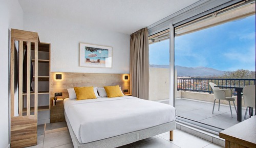 Superior Quadruple Room, Mountain View