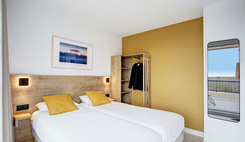 Family Room, Mountain View