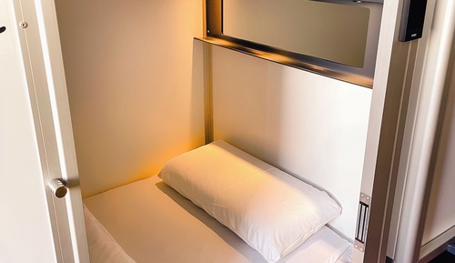 Single bed in a private Capsule(1 pax)
