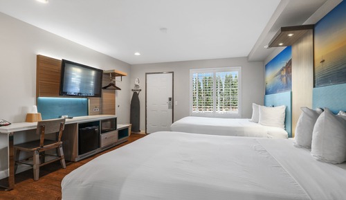 Economy Single Room, 2 Double Beds