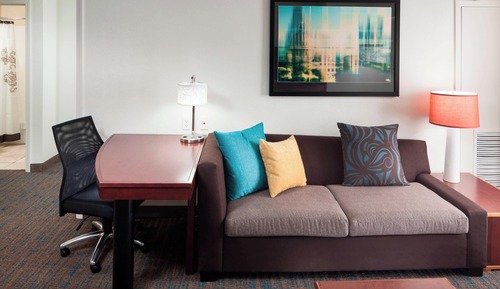 Suite, 1 Double Bed (Mobility/Hearing Access, Roll-In Shwr)