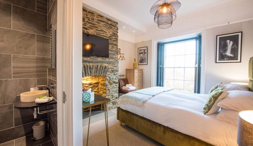 Double Room, 1 King Bed, Valley View