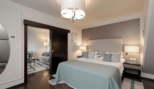 Luxury Suite