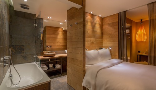 Double Room (Sensation)