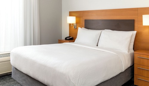 Studio Suite, 1 Queen Bed (Mobility Accessible, Tub)