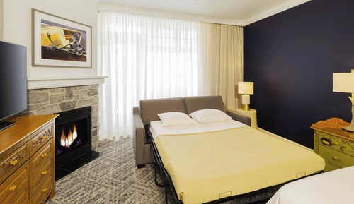Studio, 1 King Bed with Sofa bed, Courtyard View