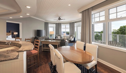 Suite, 2 Bedrooms, Non Smoking (Balcony, Lake View)