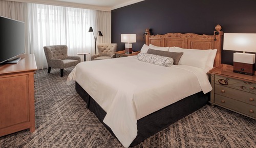 Studio, 1 King Bed with Sofa bed, Lake View (Balcony)
