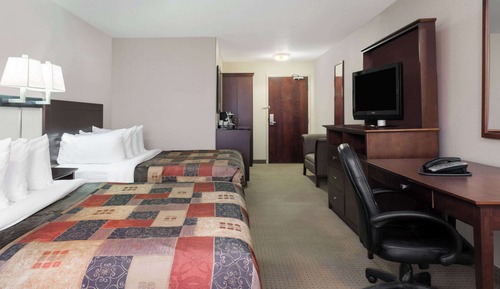 Efficiency, Room, 2 Queen Beds, Non Smoking