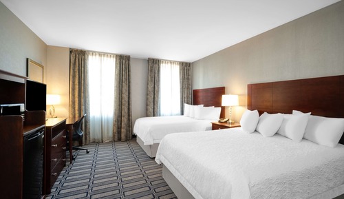 Two Queens Non Smoking