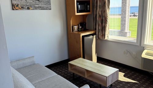 Deluxe Room, 1 King Bed, Balcony, Ocean View