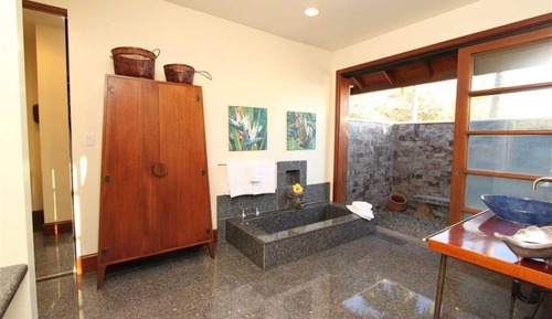 Standard Room, 1 King Bed, Non Smoking (Honu)