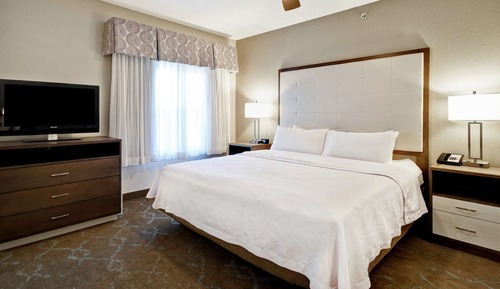 Studio, 1 King Bed, Accessible, Non Smoking (Mobility & Hearing, Roll-in Shower)