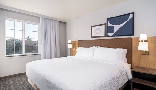 Suite, 2 Bedrooms, Kitchen, River View