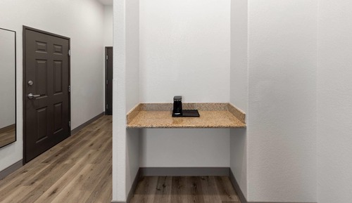 Family Suite, 1 King Bed, Accessible, Non Smoking (Mobility/Hearing, Tub w/ Grab Bars)