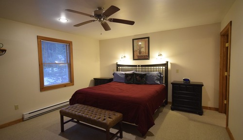 One Bedroom w/ 1 King Bed (Pets not allowed)