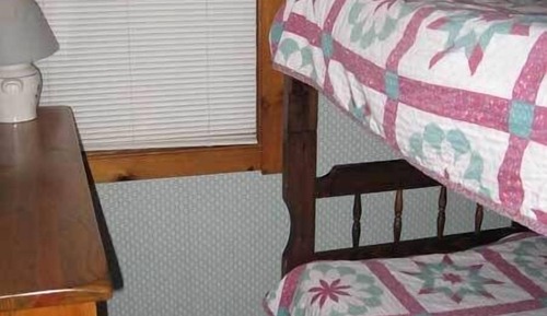 Small 2 Bedroom w/ 1 Full Bed, 2 Twin Beds & 1 Sleeper Sofa