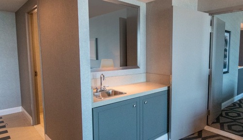 AUGUSTUS TOWER , DELUXE SUITE 2 BED