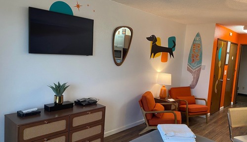 Studio, 2nd Floor (Dog-Friendly)