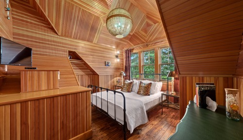 Room, Ensuite (Deluxe Main Lodge Room)  - This unit is not pet friendly