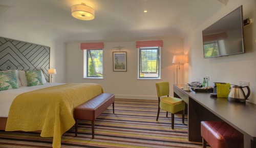 Superior Double Room, Ensuite, Vineyard View