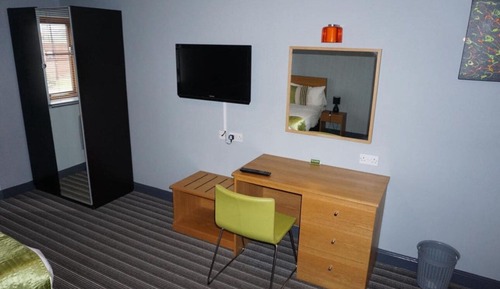 Family Room (2 adults and 2 children)