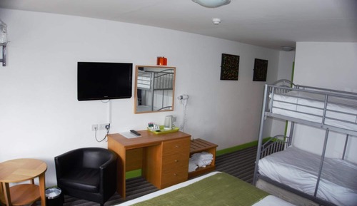 Family Room (2 Adults and 3 Children)