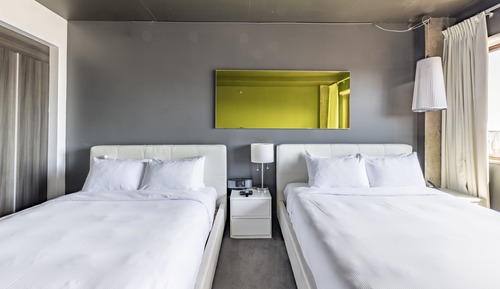 Standard Room, 2 queen beds (2Hip)