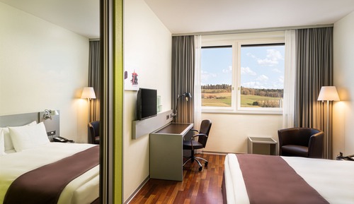 Standard Room, 1 Queen Bed (High Floor)