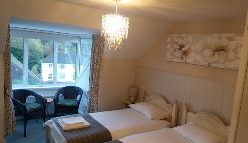 Twin Room (Room 8, 2nd floor)