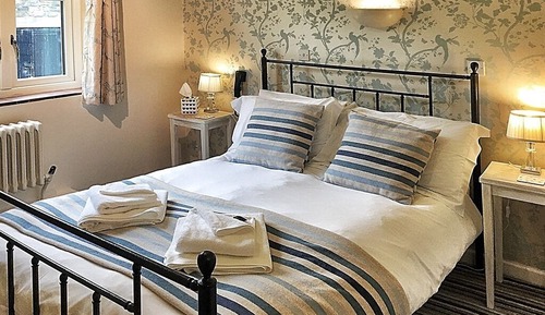 Double Room, Ensuite (Small)