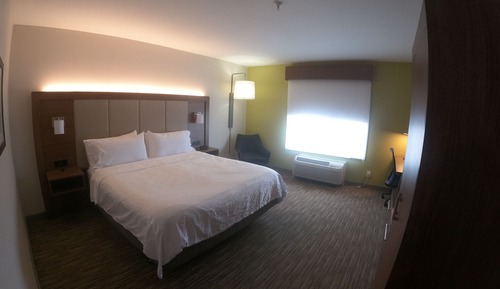 Standard Room, 1 King Bed, Roll-in Shower (Mobility Accessible)