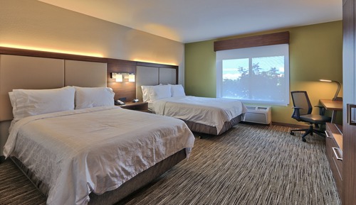 Standard Room, 2 Double Beds, Roll-in Shower (Mobility Accessible)