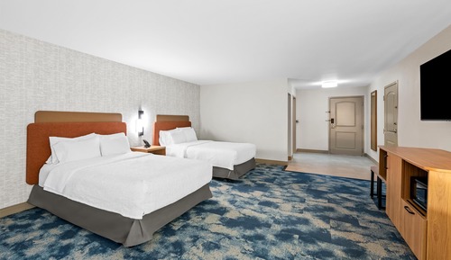 Room, 2 Queen Beds, Accessible (W/Shower)