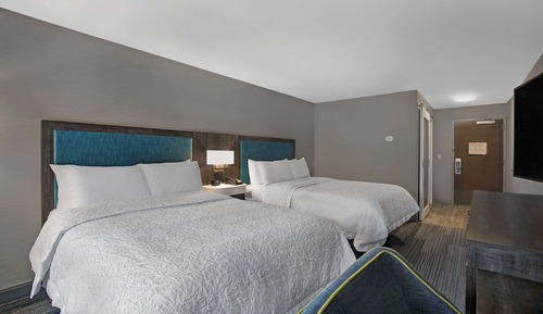 Room, 2 Queen Beds, Accessible, Bathtub