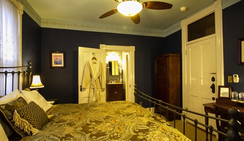 Room, Private Bathroom (Percival)