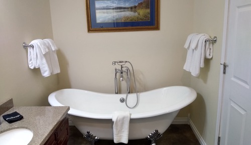 Private Apartment (Puget Suite)