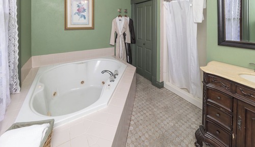 Room, Private Bathroom (Astoria)