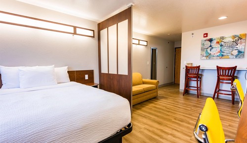 Studio Suite, 1 Queen Bed, Non Smoking
