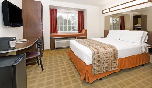 Standard Room, 1 Queen Bed, Accessible