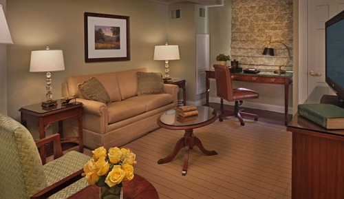 Suite, 1 King Bed with Sofa bed (Sitting Room & Twin Sofabed)