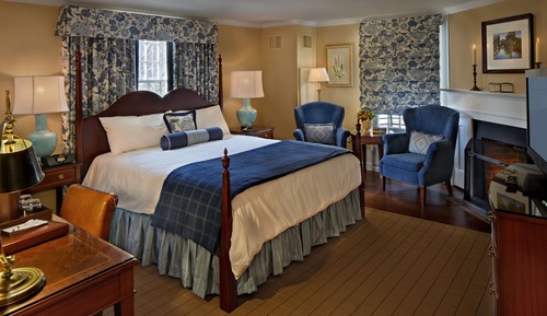 Deluxe Room, 1 Queen Bed with Sofa bed (Sunroom & Twin Sofabed)