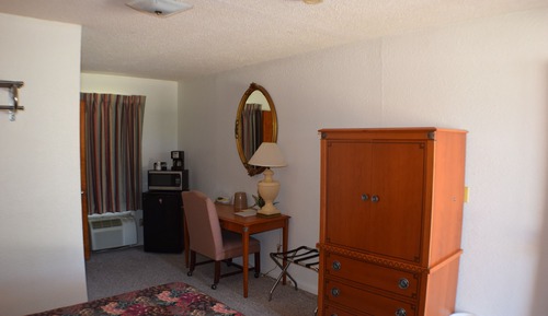 Basic Single Room, 1 King Bed