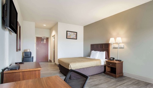 Standard Room, 1 Queen Bed, Non Smoking