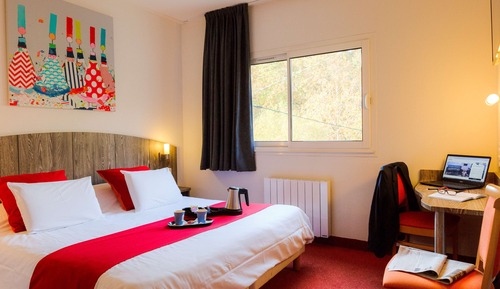 Standard Room, 1 King Bed