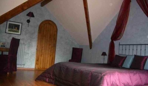 Double Room (Prune)