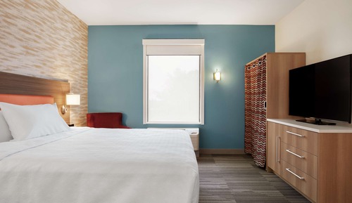 Suite, 1 King Bed, Accessible (Roll-In Shower, Mobility & Hearing)