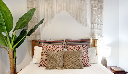 Designer Beach Room - Queen off Courtyard