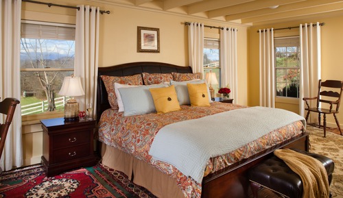 Premium Cabin, 1 King Bed (Groom)